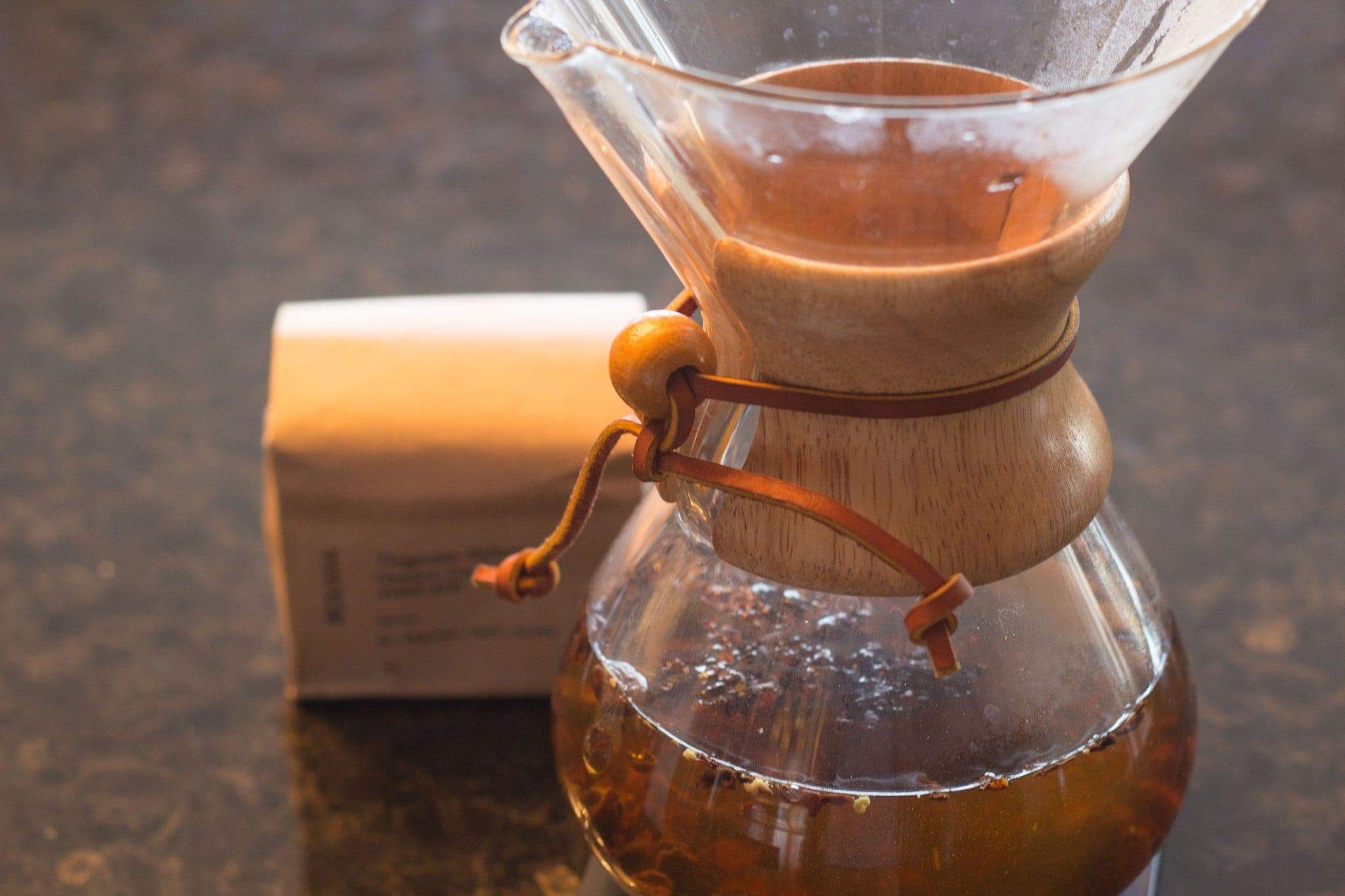 Chemex Classic 6 Cup Coffee Maker - Image 4