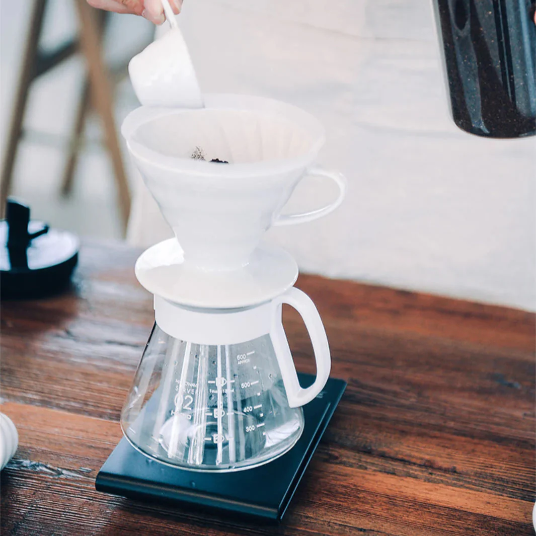 HARIO V60‑02 Ceramic Dripper Set - Image 3